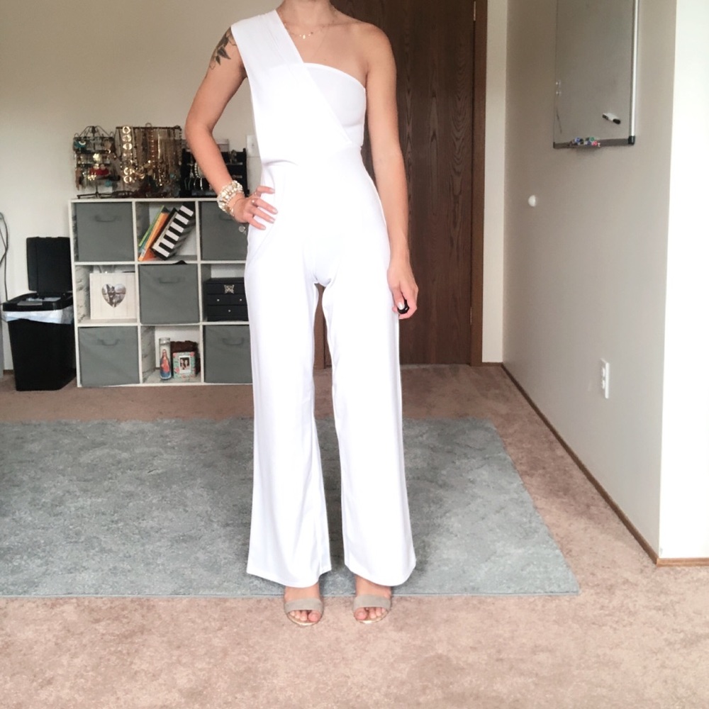 White boohoo jumpsuit size 0 PETITE